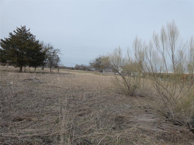 632 E Reindeer Road, Lancaster, TX 75146