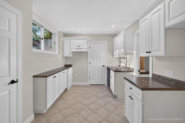5N672 Jens Jensen Lane, St. Charles, IL 60175