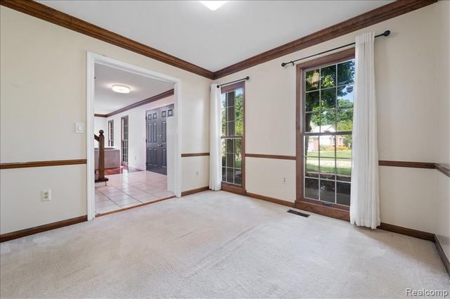2196 Willow Leaf Drive, Rochester Hills, MI 48309