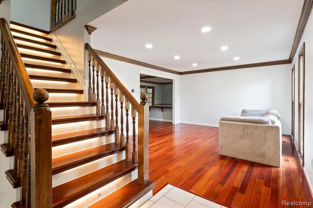 2196 Willow Leaf Drive, Rochester Hills, MI 48309
