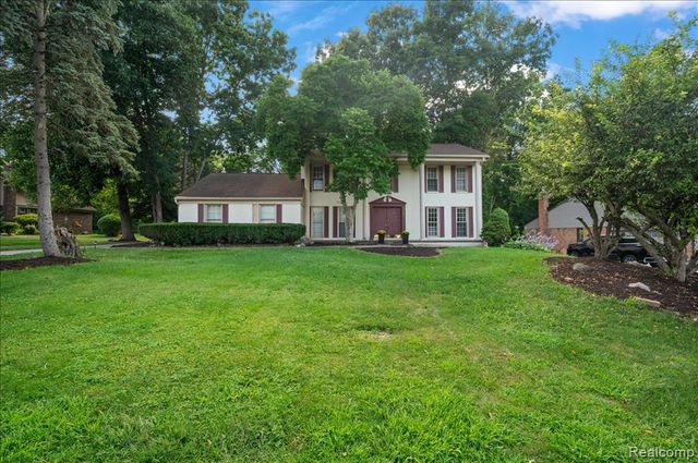 2196 Willow Leaf Drive, Rochester Hills, MI 48309