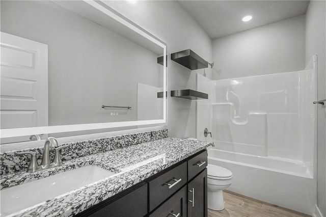 6801 SW Orange Avenue, Bentonville, AR 72715