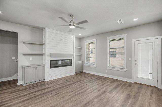 6801 SW Orange Avenue, Bentonville, AR 72715