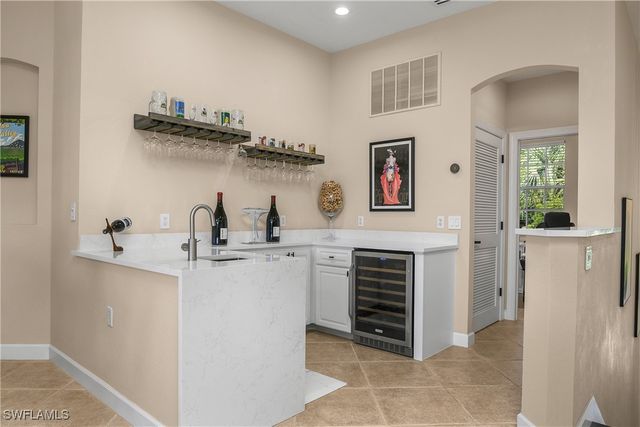 9261 Indigo Isle CT 202, Estero, FL 34135