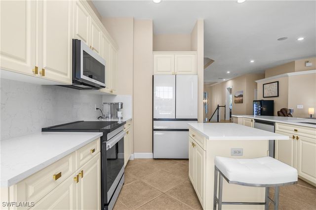 9261 Indigo Isle CT 202, Estero, FL 34135