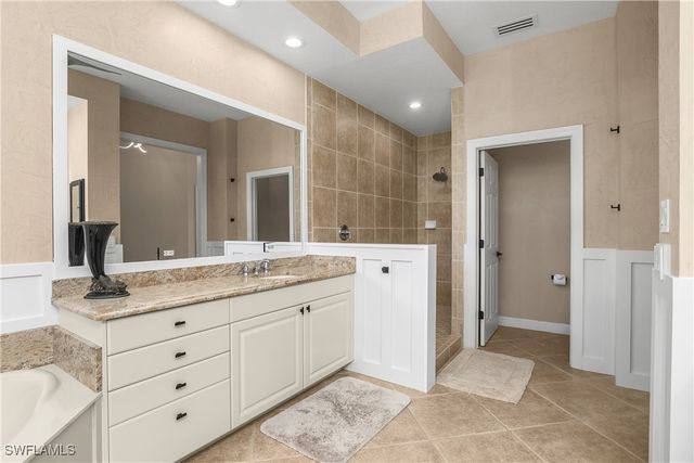 9261 Indigo Isle CT 202, Estero, FL 34135