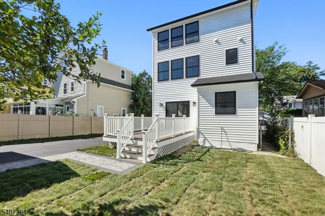 37 Cypress St, Millburn Twp., NJ 07041