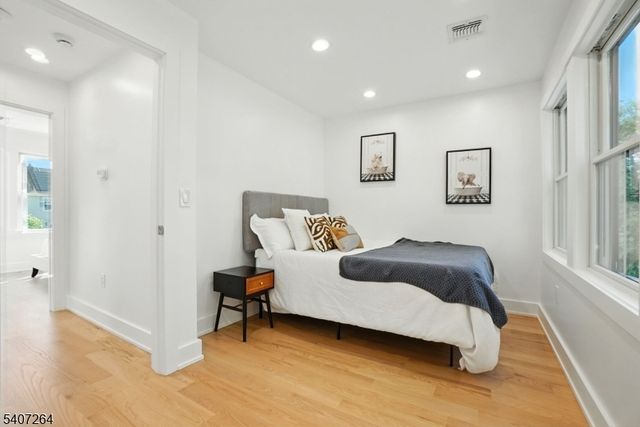 37 Cypress St, Millburn Twp., NJ 07041