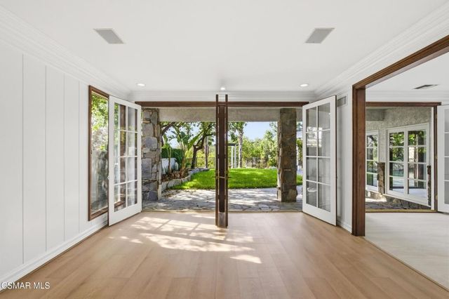 24756 Eilat Street, Woodland Hills, CA 91367