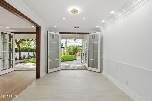 24756 Eilat Street, Woodland Hills, CA 91367