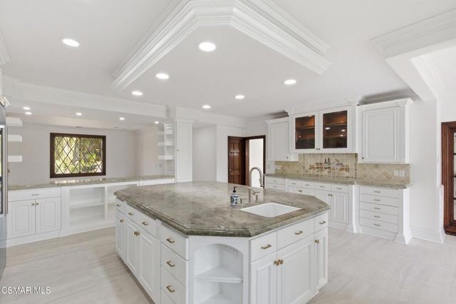 24756 Eilat Street, Woodland Hills, CA 91367