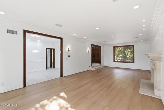 24756 Eilat Street, Woodland Hills, CA 91367