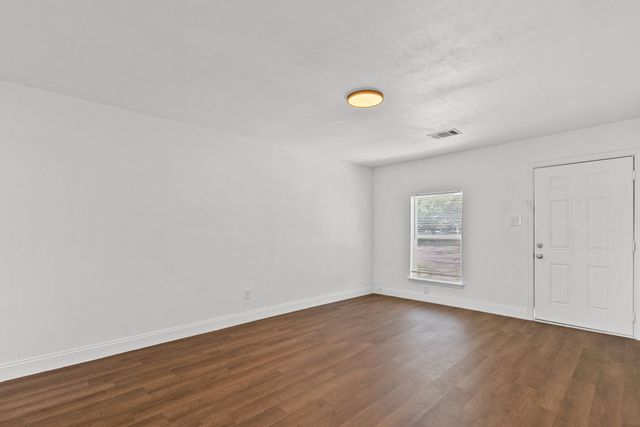 1806 Wellington Street, Greenville, TX 75401