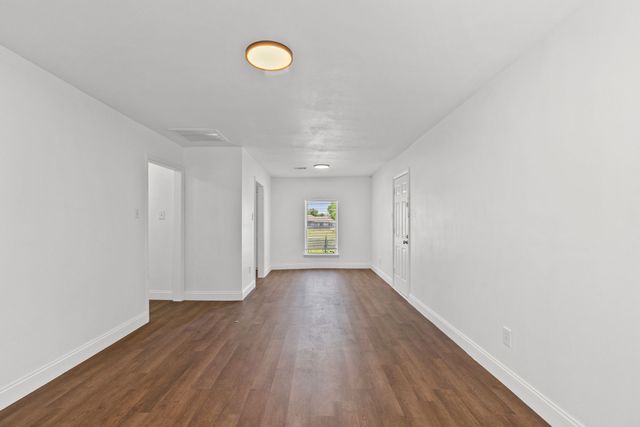 1806 Wellington Street, Greenville, TX 75401