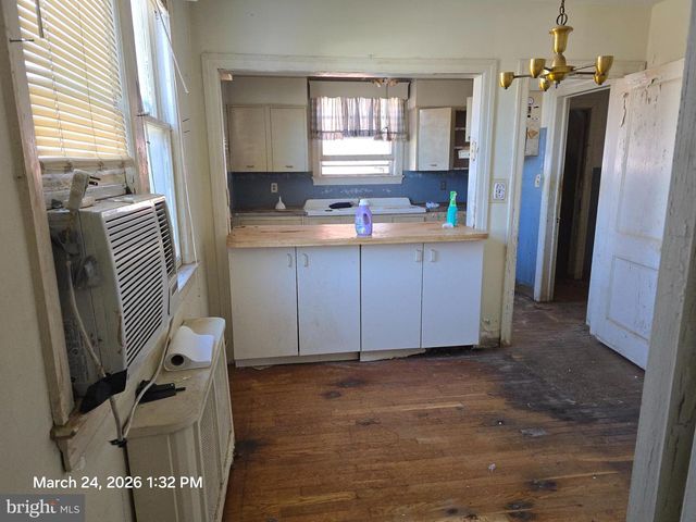 517 E BROWN ST, Hamilton, NJ 08610