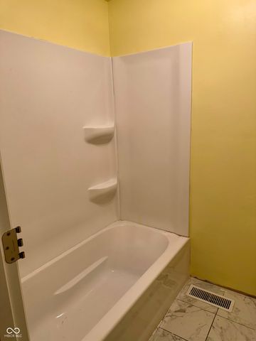 204 W Trenton Street, Sharpsville, IN 46068