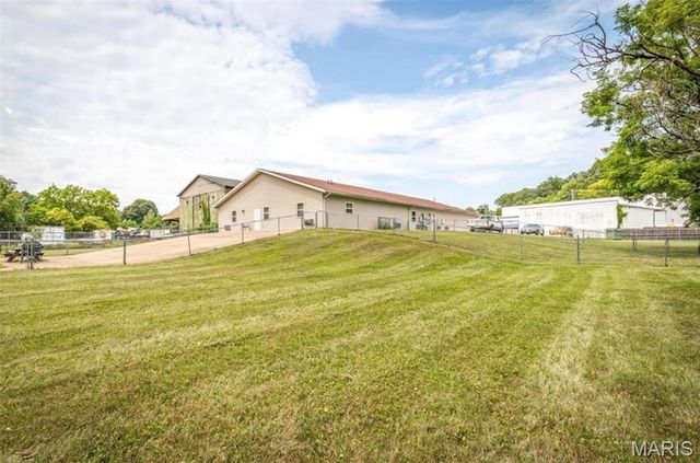 1809A Historic 66, Waynesville, MO 65583