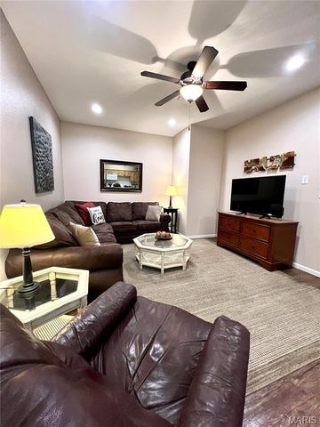 1809A Historic 66, Waynesville, MO 65583