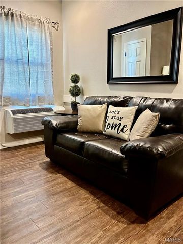 1809A Historic 66, Waynesville, MO 65583