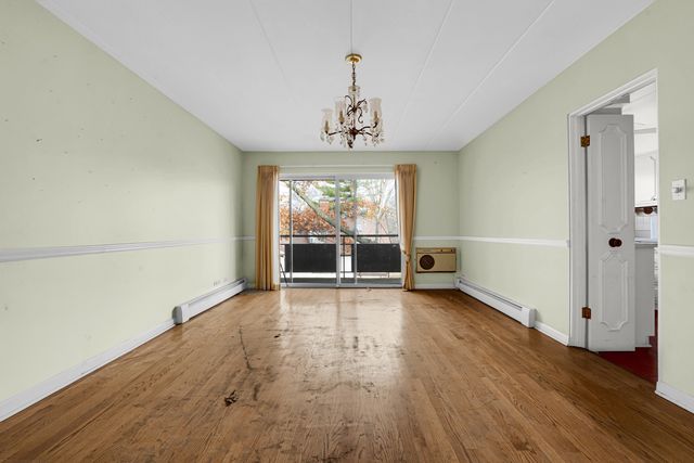 224 N Kenilworth Avenue 4D, Oak Park, IL 60302