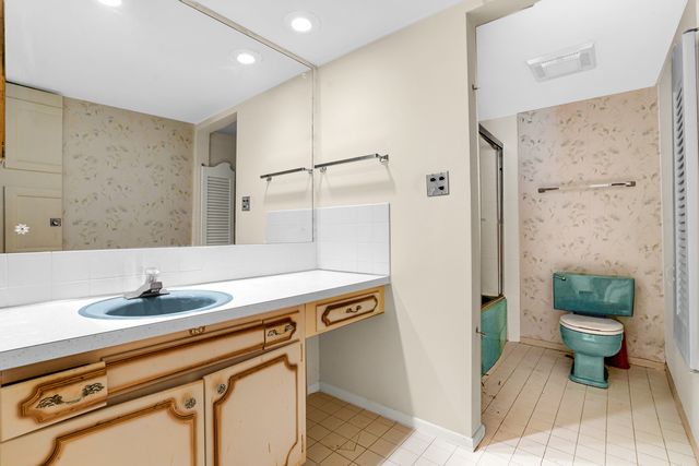 224 N Kenilworth Avenue 4D, Oak Park, IL 60302