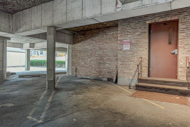 224 N Kenilworth Avenue 4D, Oak Park, IL 60302