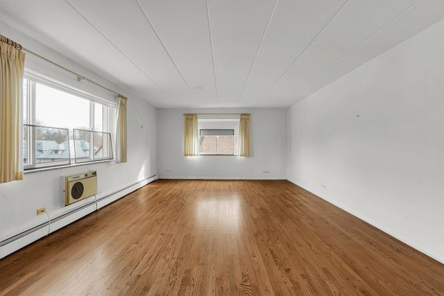 224 N Kenilworth Avenue 4D, Oak Park, IL 60302