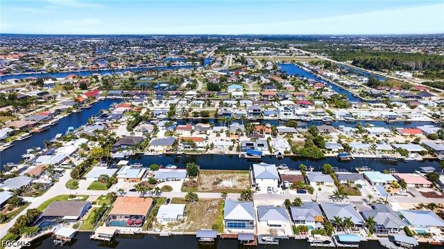 12262 Moon Shell DR, Matlacha Isles, FL 33991