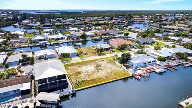 12262 Moon Shell DR, Matlacha Isles, FL 33991