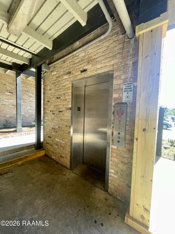 701 S College Road Apt 215, Lafayette, LA 70503