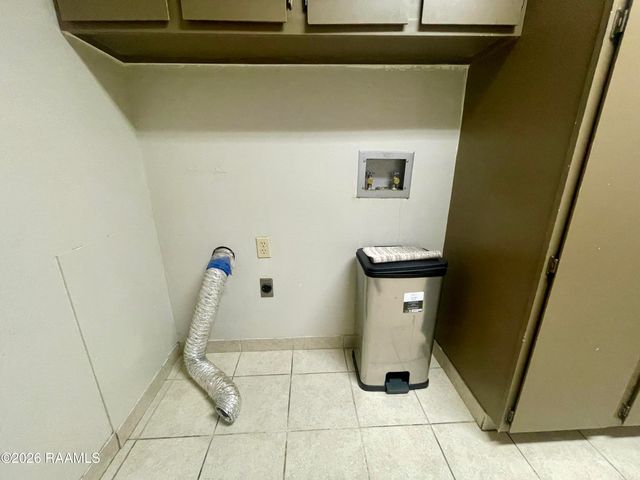 701 S College Road Apt 215, Lafayette, LA 70503