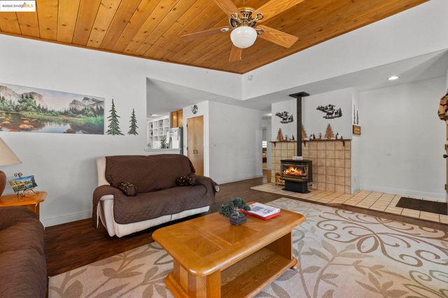 20747 Rising Hill Cir, Groveland, CA 95321