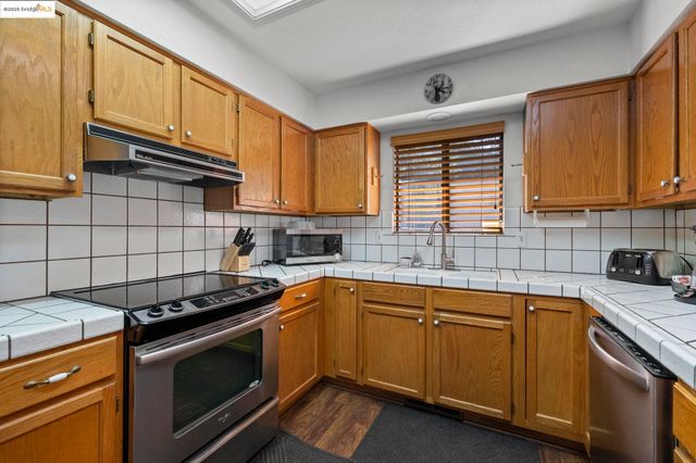 20747 Rising Hill Cir, Groveland, CA 95321