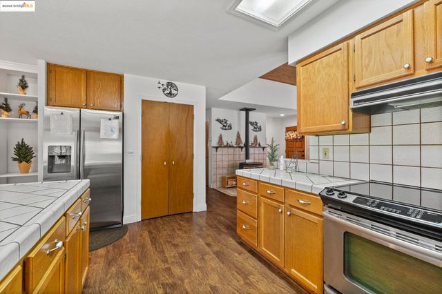 20747 Rising Hill Cir, Groveland, CA 95321