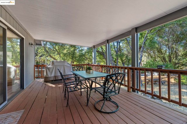 20747 Rising Hill Cir, Groveland, CA 95321