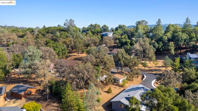 20747 Rising Hill Cir, Groveland, CA 95321