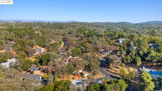 20747 Rising Hill Cir, Groveland, CA 95321
