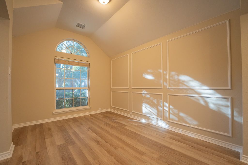2002 Gardenridge Drive, Glenn Heights, TX 75154