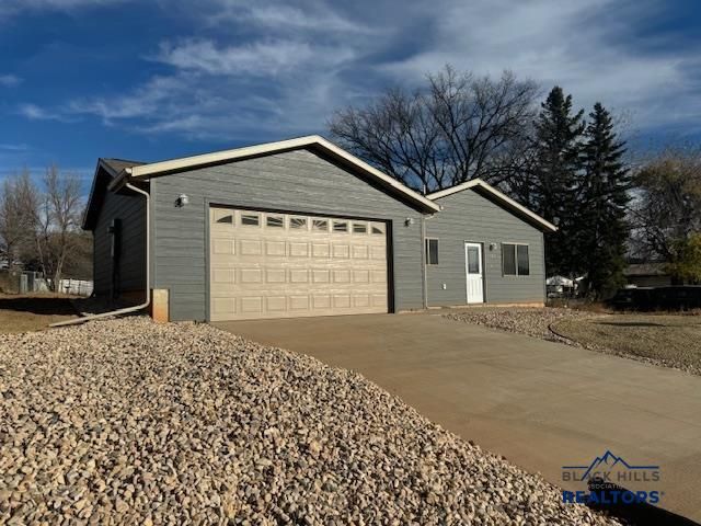 3226 W RAPID, Rapid City, SD 57702