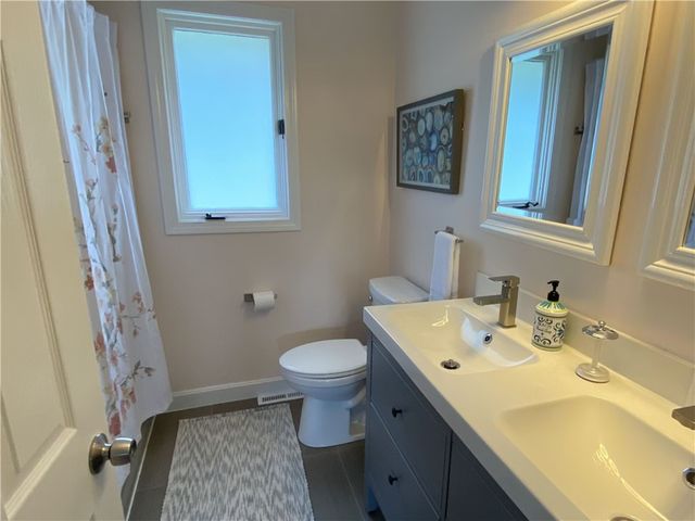 57 Saybrook Avenue, Narragansett, RI 02882