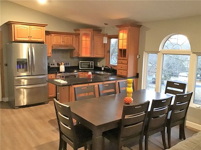 57 Saybrook Avenue, Narragansett, RI 02882