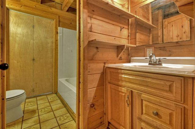 94 Woodglen Court, Ellijay, GA 30540