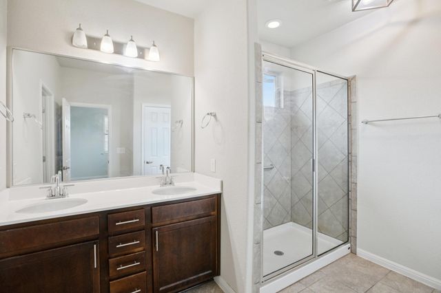 176 Mayney LN, Leander, TX 78641