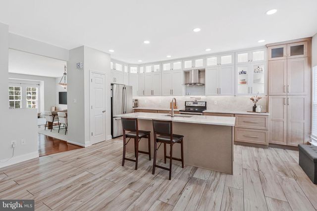 5185 BALLYCASTLE CIR, Alexandria, VA 22315