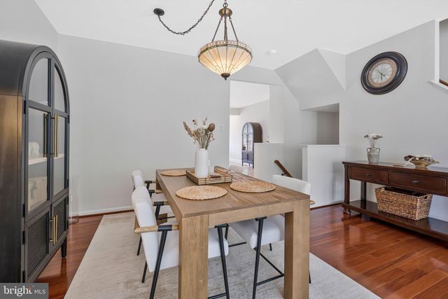 5185 BALLYCASTLE CIR, Alexandria, VA 22315