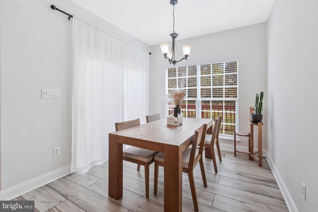 5185 BALLYCASTLE CIR, Alexandria, VA 22315