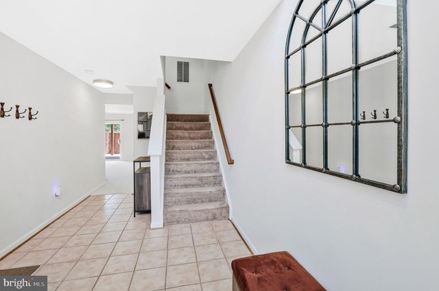 5185 BALLYCASTLE CIR, Alexandria, VA 22315
