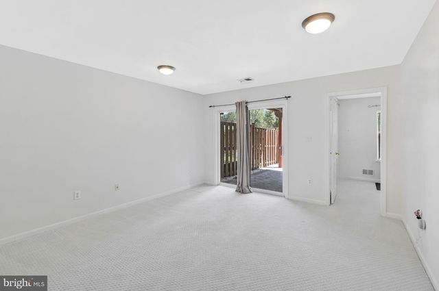 5185 BALLYCASTLE CIR, Alexandria, VA 22315