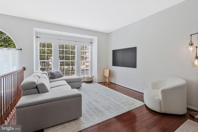 5185 BALLYCASTLE CIR, Alexandria, VA 22315
