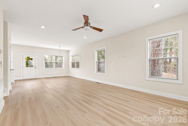 8 Thurland Avenue, Asheville, NC 28803